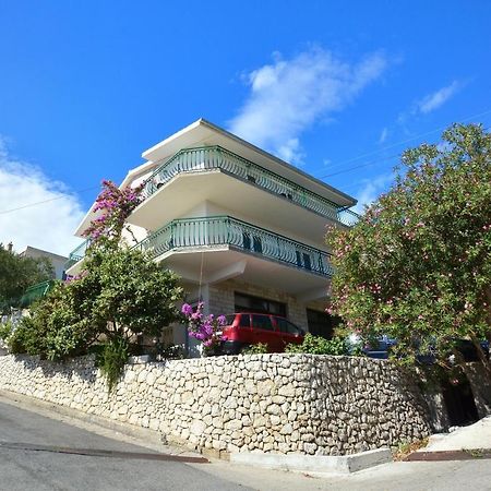 Apartments By The Sea Suhi Potok, Omis - 14555 Jesenice  Dış mekan fotoğraf