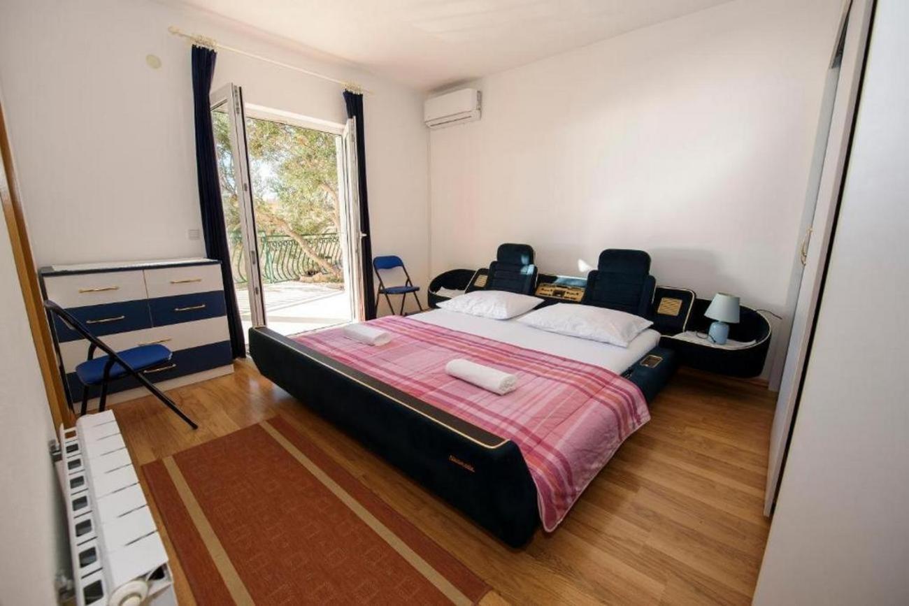 Apartments By The Sea Suhi Potok, Omis - 14555 Jesenice  Dış mekan fotoğraf